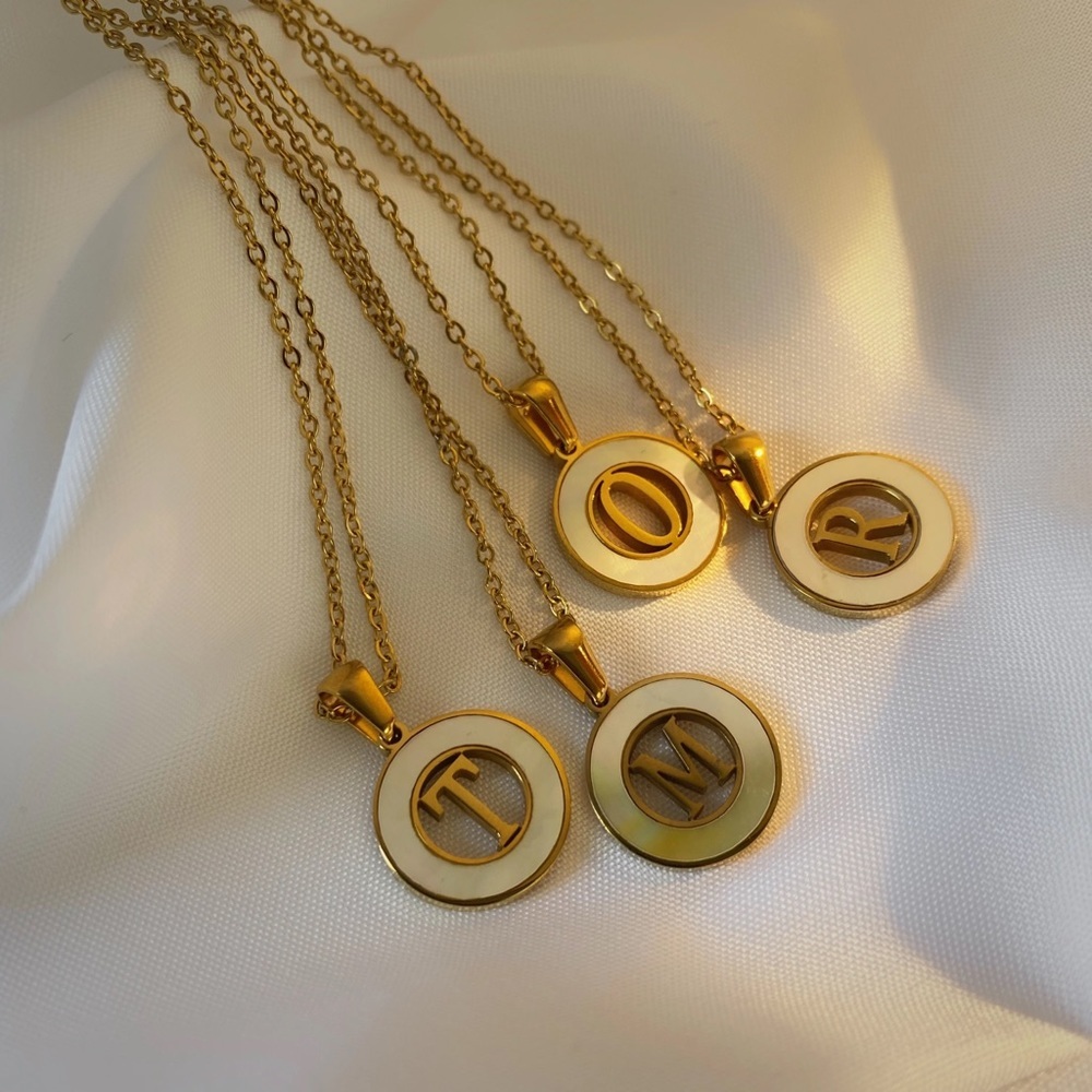 Hollow Round Shell Jewelry Initial Letter